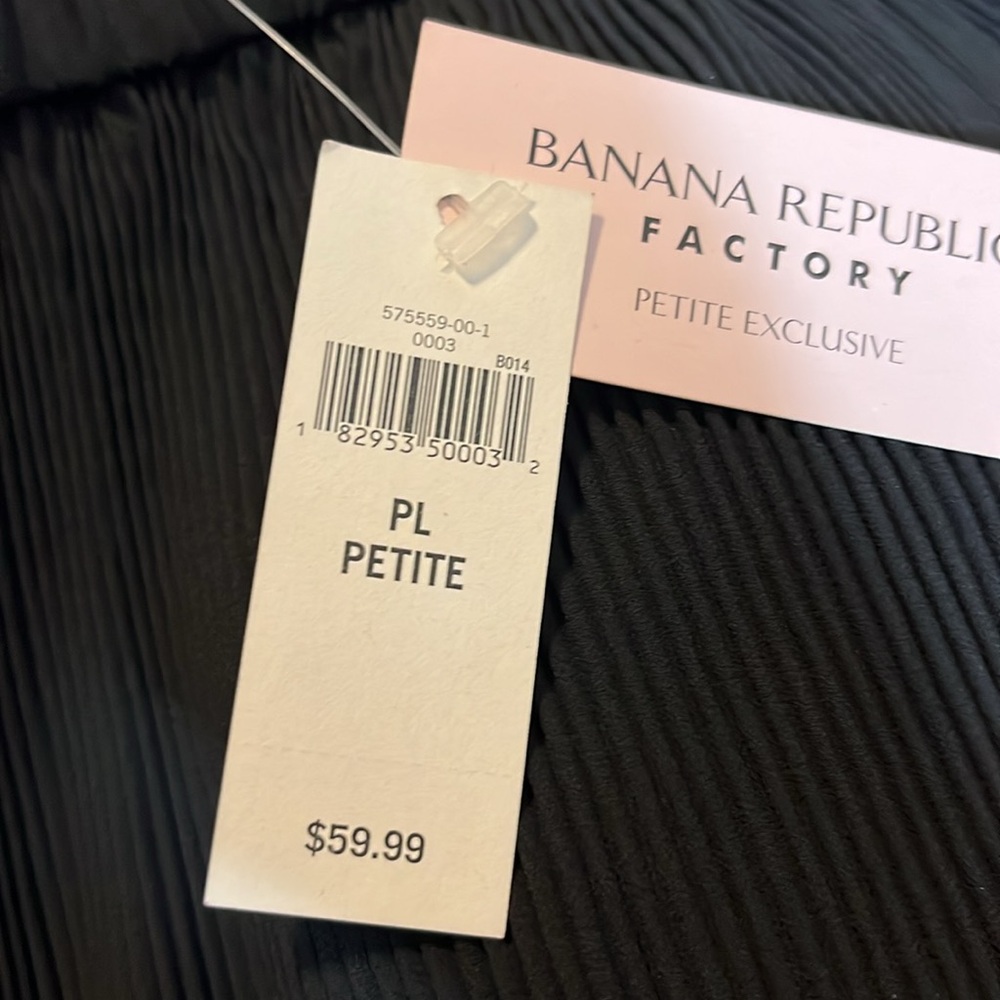 Banana Republic Pleated Black Knee-Length A-Line Skirt. Size L Petite - Picture 4 of 10